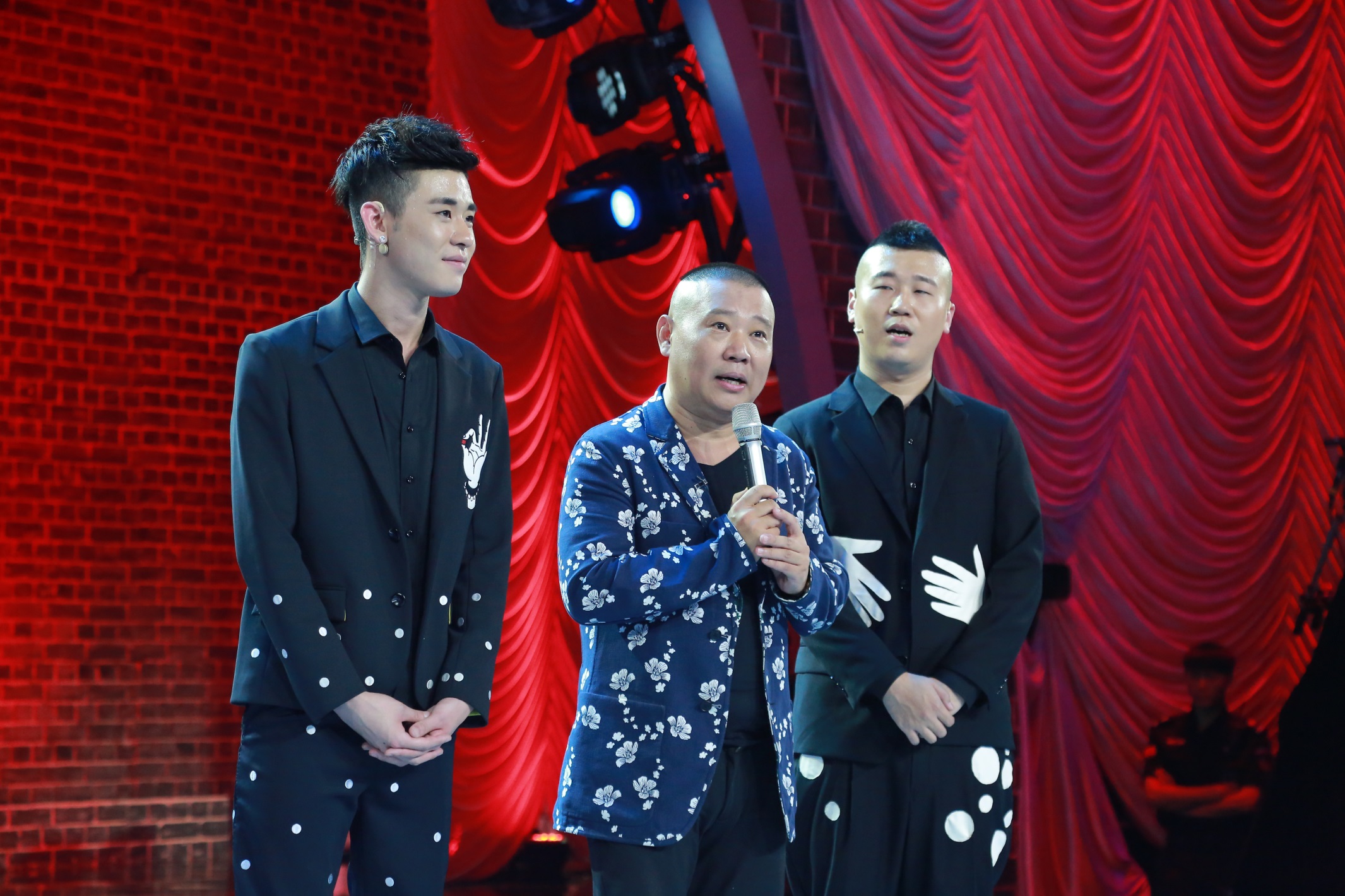 张云雷发文确认退赛,体内钢板将拆除,郭德纲回应尽显暖心