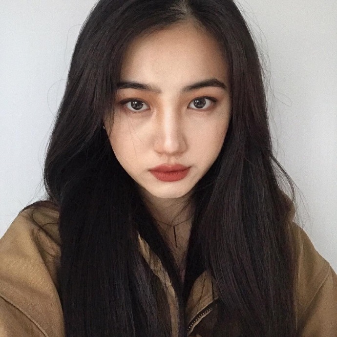 真正浓妆淡抹总相宜的女生,都有这4个特征!是纯天然的美人胚子