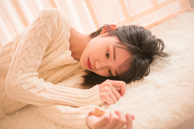 人像摄影:短发美女写真,干净的画面,纯真的女孩