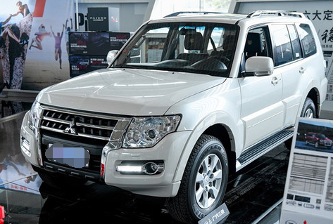 2020款帕杰罗豪华越野版解析,搭载3.0l,被称作西北地区特供配置