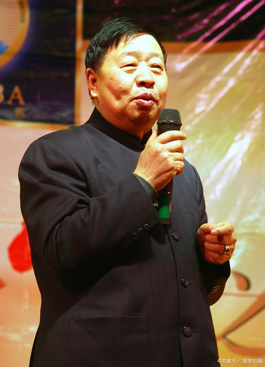 侯宝林先生是相声界的宗师级人物,全国十大笑星,大都出自他的门下