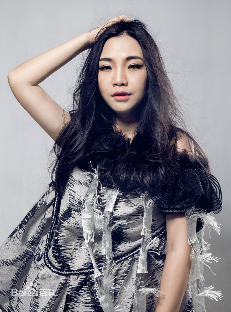 李璧琦,1978年出生于广东省中山市,中国内地女歌手,演员.