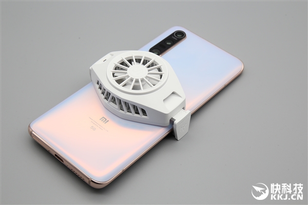 小米冰封散热背夹开箱图赏:6000转/min