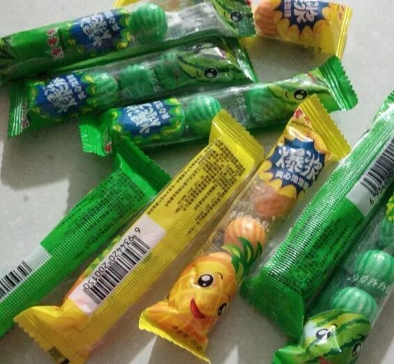 90后童年回忆,那些年包装简陋,但好吃的小零食你还记得几种?