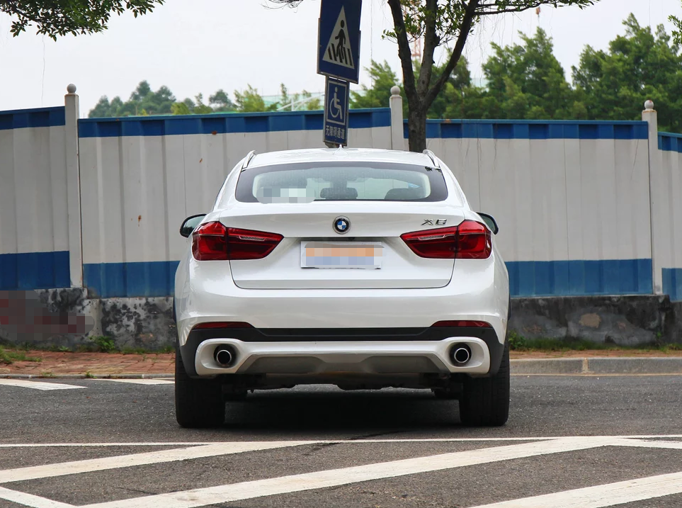 宝马x6的车身侧面造型非常规整,流线型的车身也很耐看,给人一种很喜欢