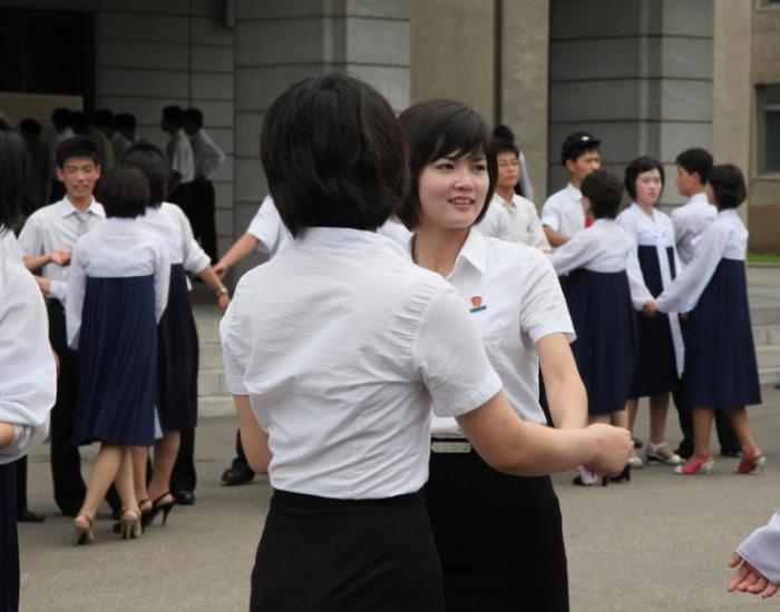 留学朝鲜要多少钱(去韩国留学一年多少钱)