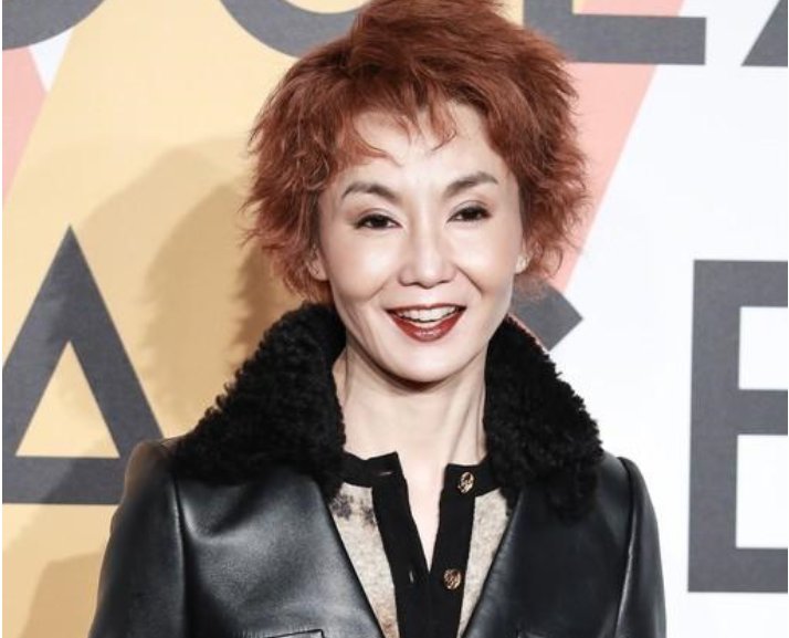 54岁张曼玉活动近照,皮肤松弛无当年风采,网友:女神还是老了