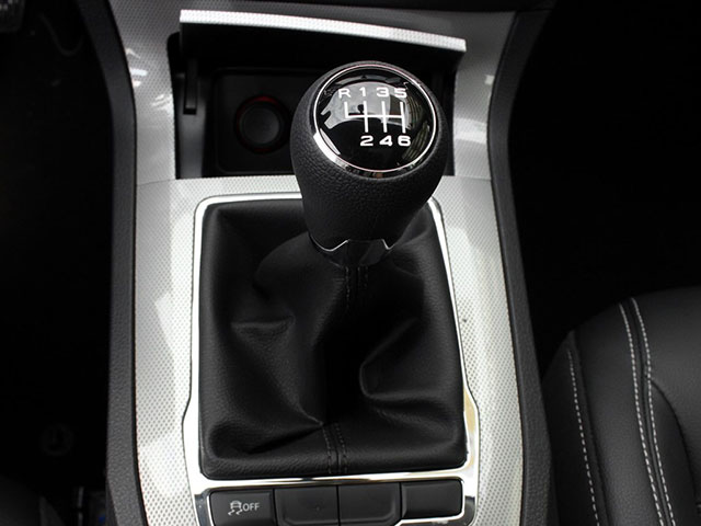 对于新手,为什么我更推荐手动挡车型