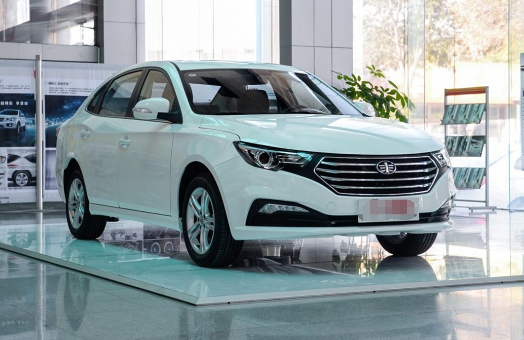 一汽奔腾b30独特的造型设计,外观的设计很有质感