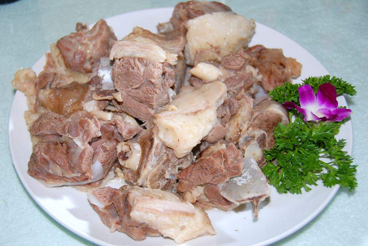 美好的一天从吃开始……蒙古族正宗手扒羊肉的做法,分享给大家
