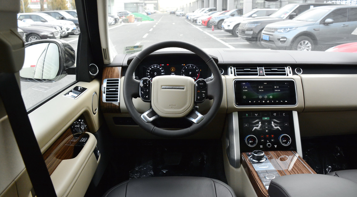 路虎-揽胜,设计的非常超现代,享受驾驶乐趣