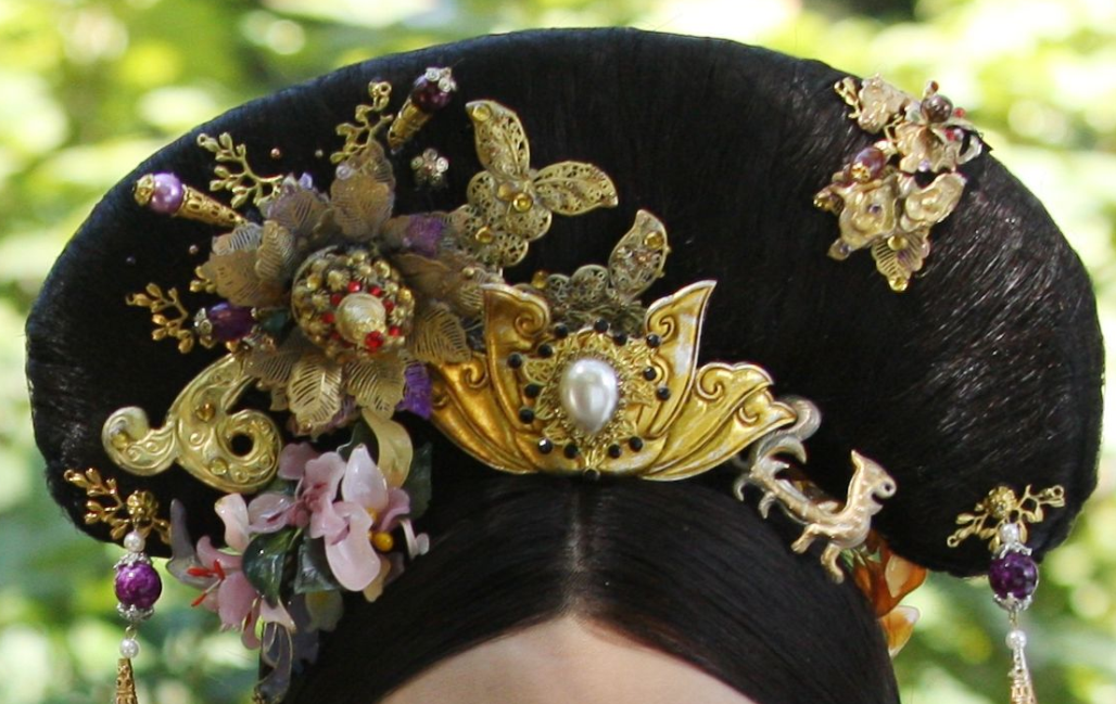 《甄嬛传》中的旗头大有学问,你能看出来是哪位小主的吗?