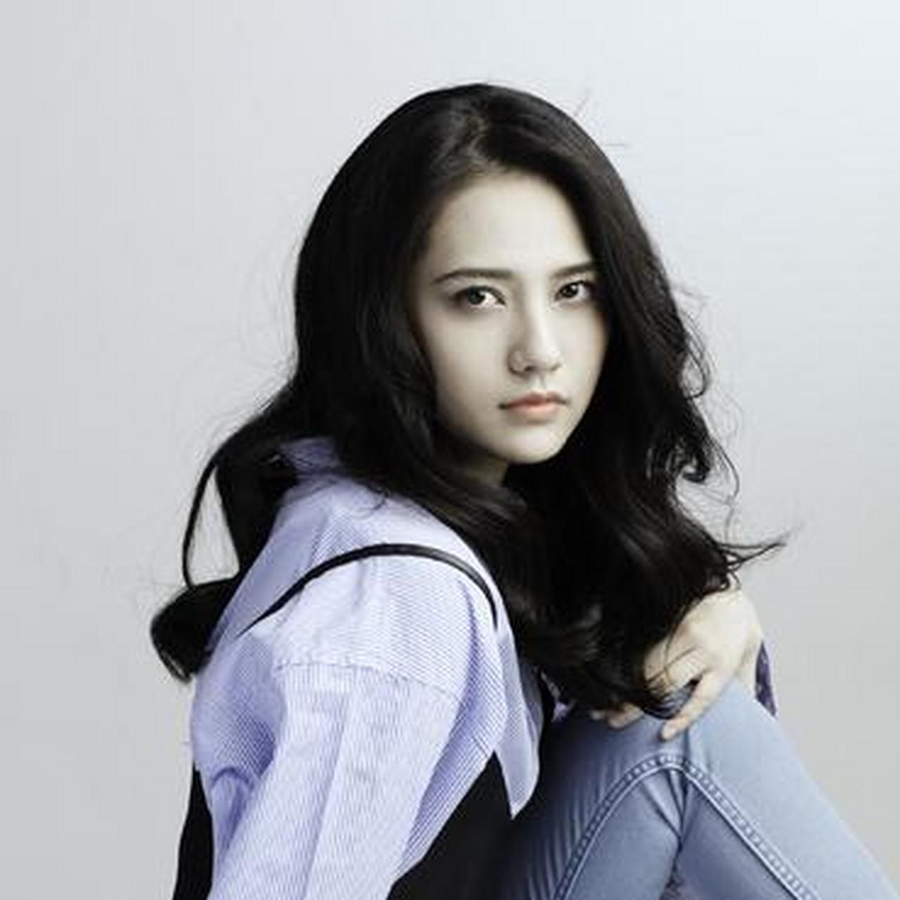 【姜珮瑶】:演员; 身高:?