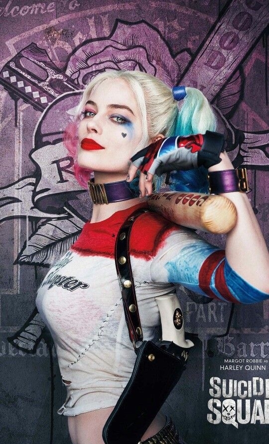 暴力棒球棒加上杀马特的造型,近似狰狞的标志性笑容,红蓝配主色,第一