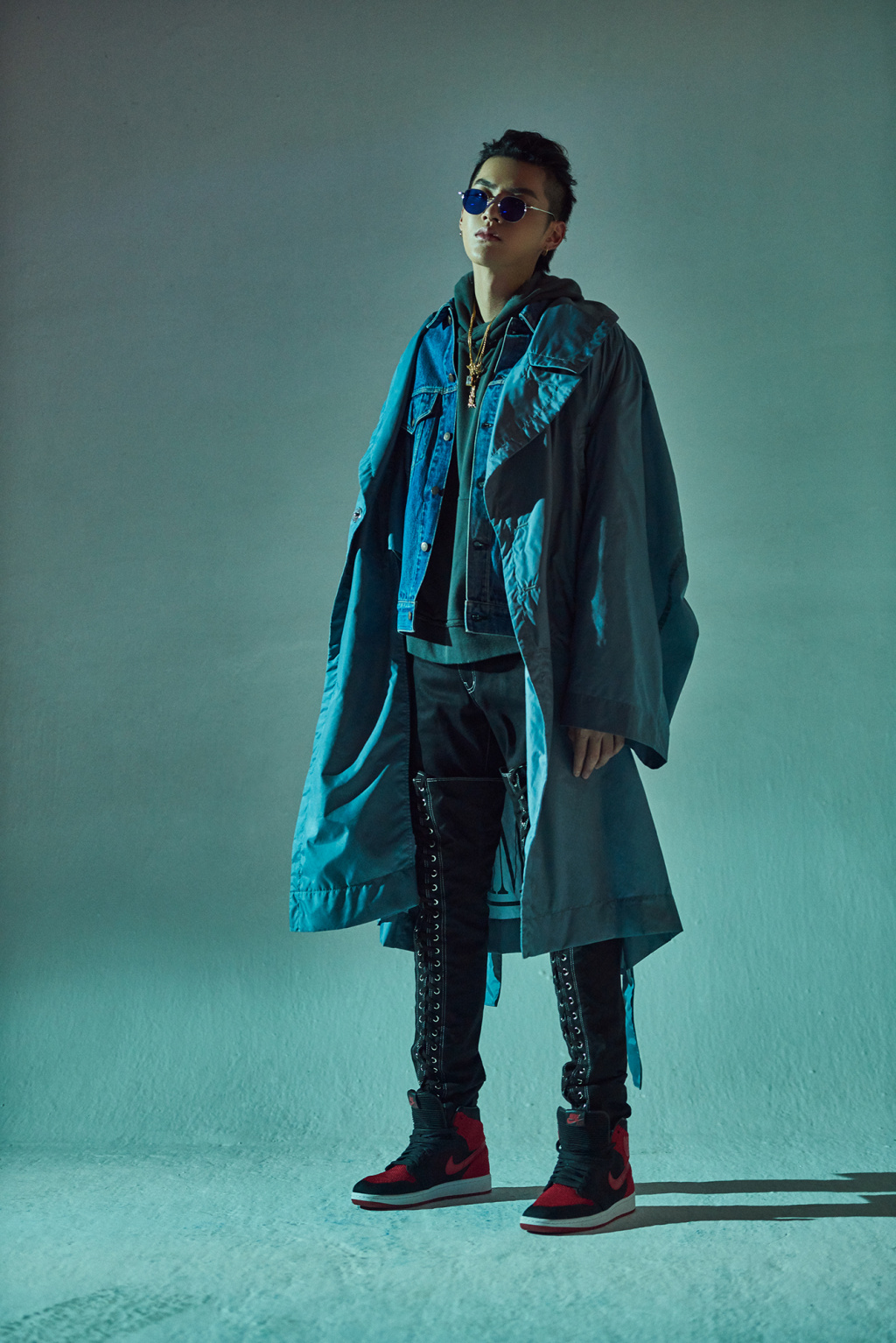 吴亦凡新歌中国魂宣传大片同步上线!有态度新青年眼神坚定深邃!