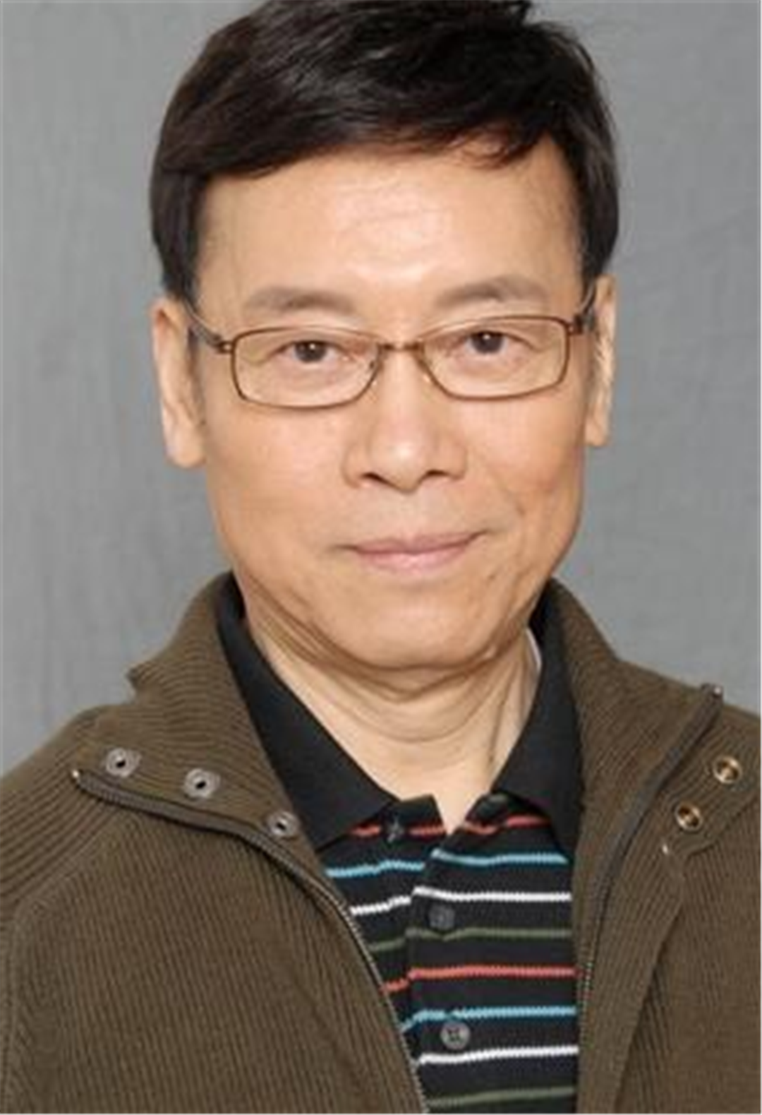 香港資深實力派演員嶽華嗎,傳出在加拿大時間不幸離世,享年76歲