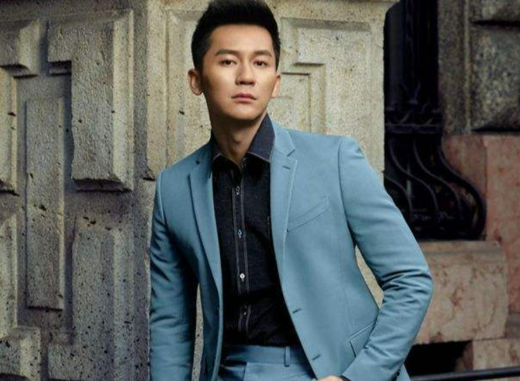 李晨之前演过挺多电视剧,虽然一直没有什么名气,但是他的演技还是得到