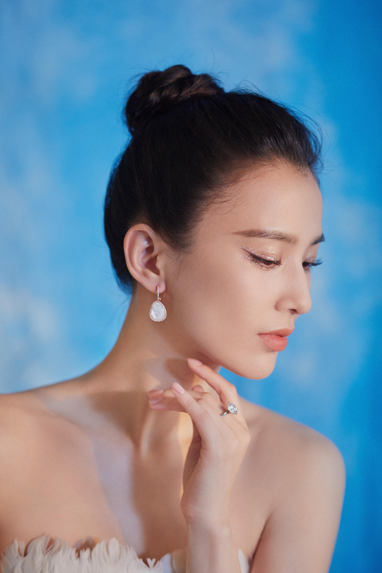 不老女神黄圣依,面容好似18岁少女!