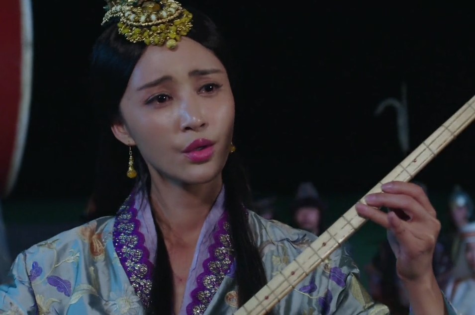 胡姑表演匈奴舞,解忧凭一首大汉曲子抢了她的风头,令其耿耿于怀