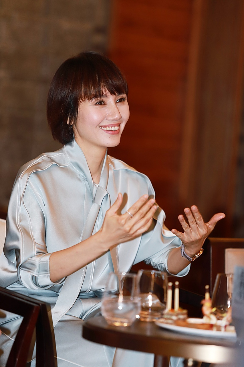 《我的前半生》袁泉,《欢乐颂》刘涛和《翻译官》杨幂,谁的职业装搭配