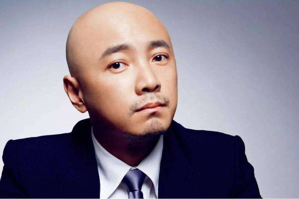 徐峥斩获金马奖最佳男主角,年轻时竟还做过发型模特?