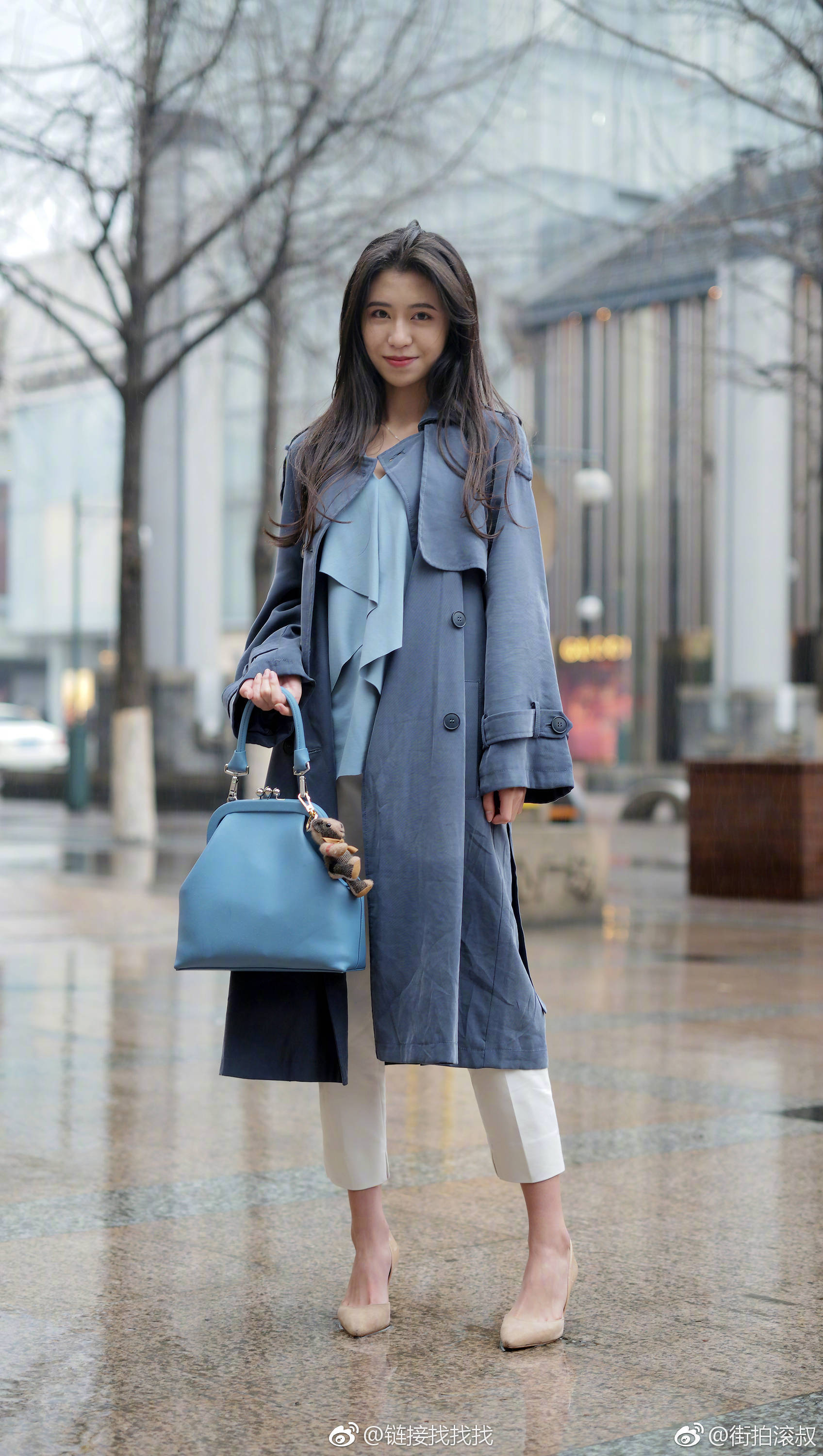 街拍看美女——她们不是明星模特,可是打扮同样时尚,街拍看美女