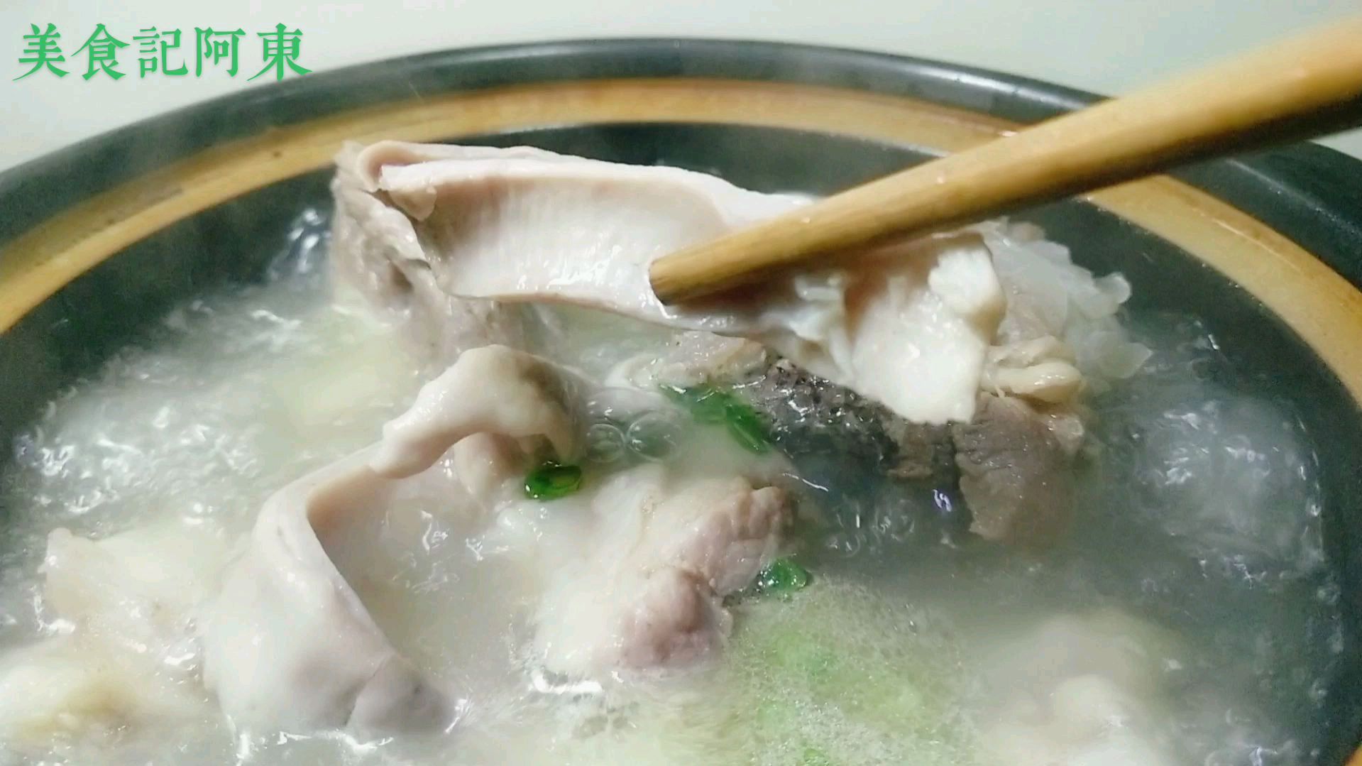 杭帮菜厨师教你炖筒骨猪肚煲,清洗的时候丢掉传统工序,太香了
