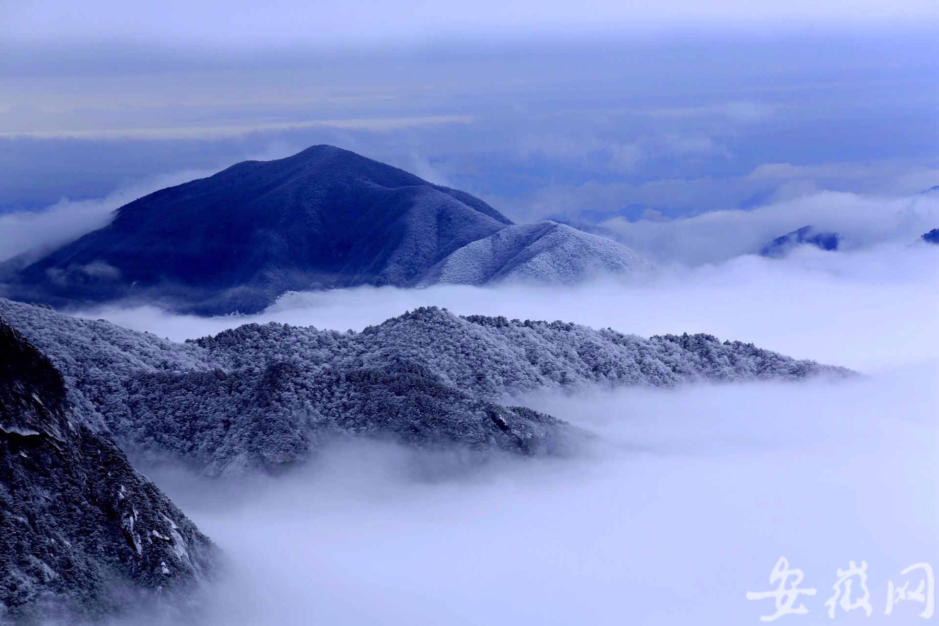 黄山风景区迎来2020年首场降雪