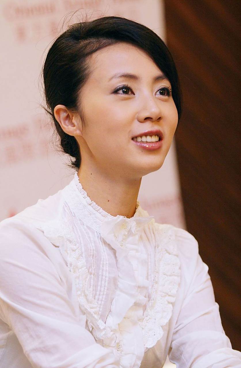 孙莉不仅是一个家庭美满的贤妻良母,更是一个追求生活品质的艺术爱好