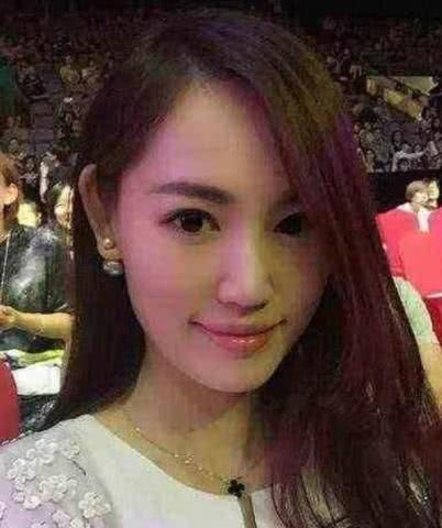 "马蓉"上《非诚勿扰》,出场24盏灯全灭!网友:节目组太坏了