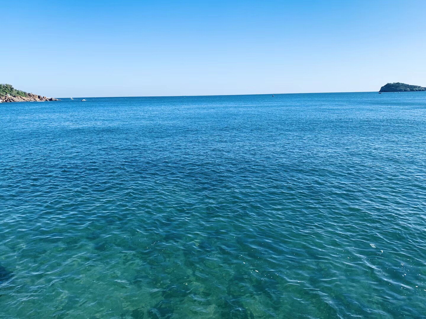 天蓝蓝,水蓝蓝,海天一色