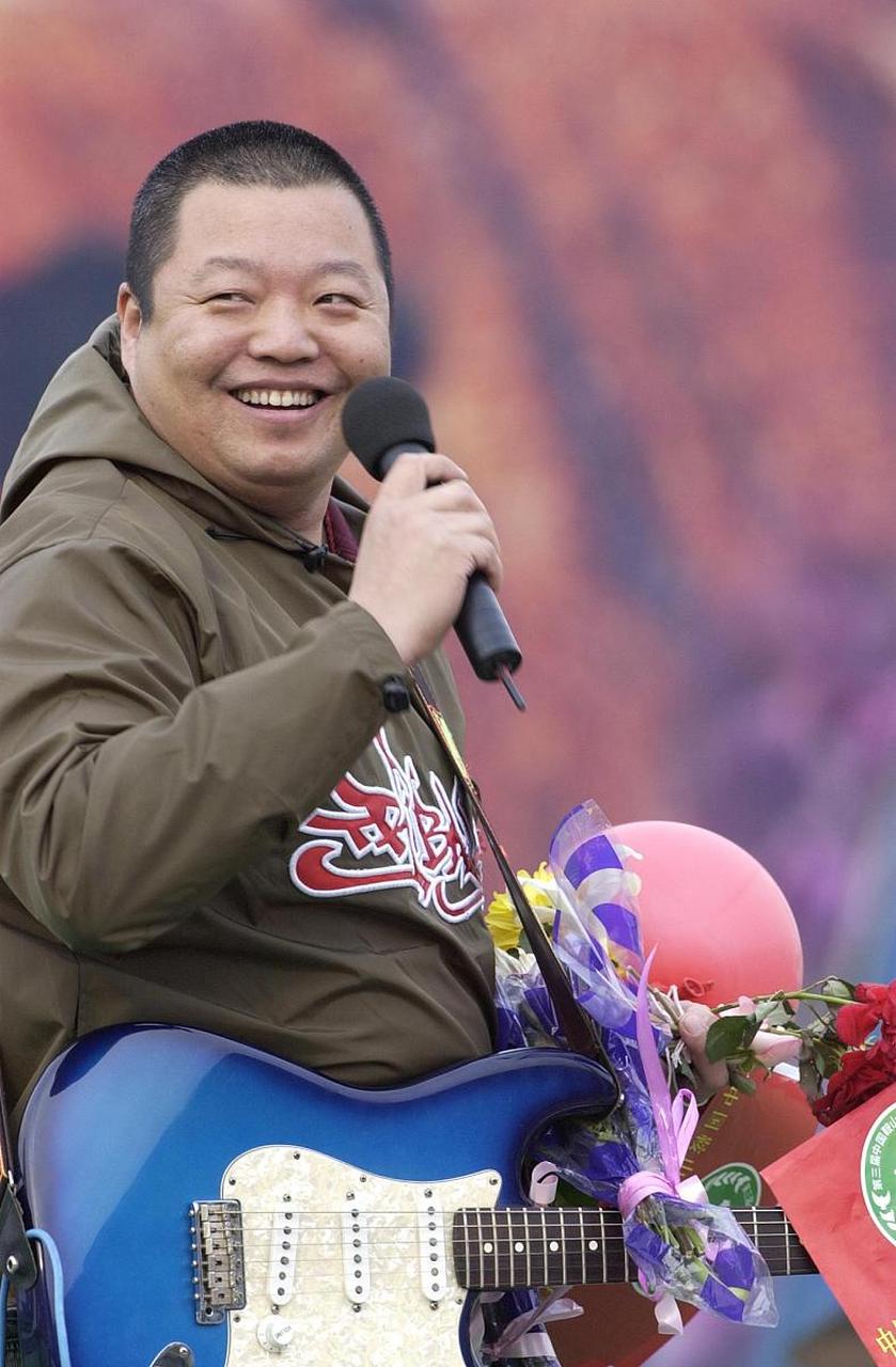 1998年,臧天朔带斯琴格日乐到赤峰一个酒吧玩,没想到与"地头蛇"发生