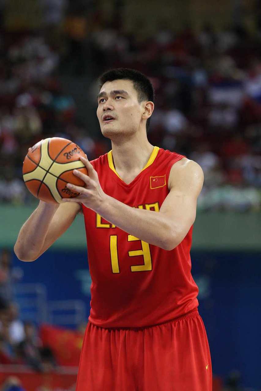 在2008年北京奥运会男篮小组赛上,中国碰到了世界冠军西班牙队.