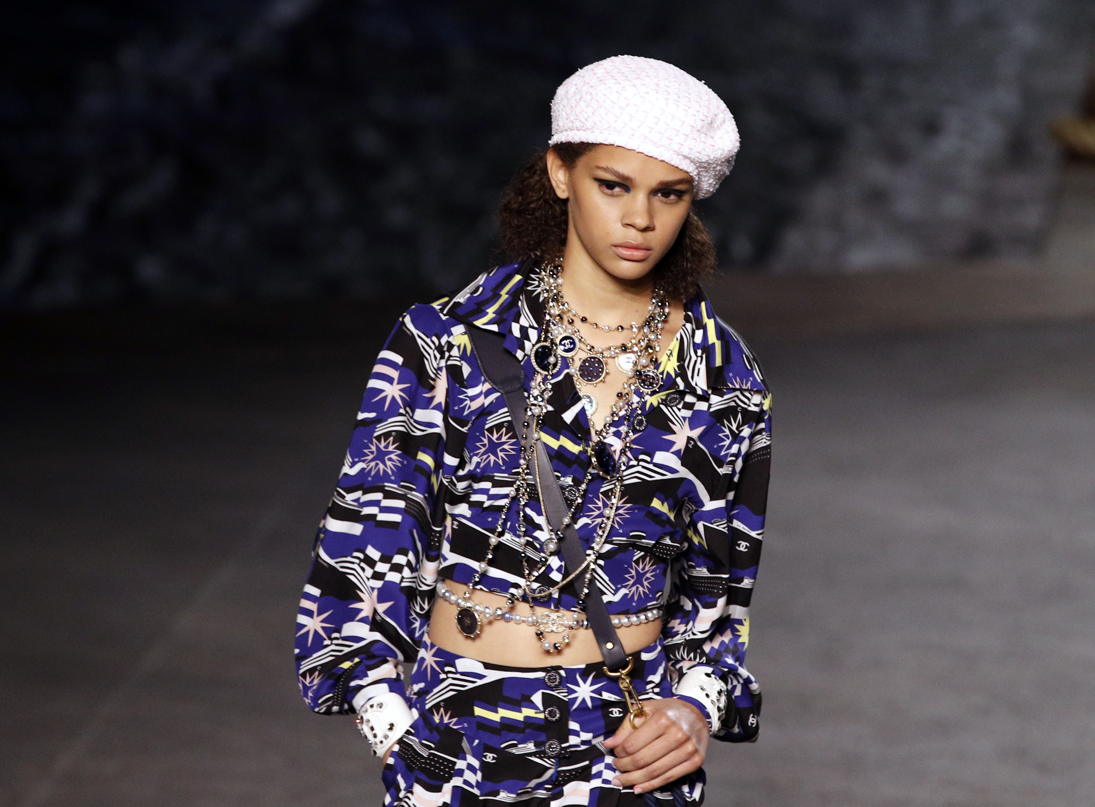 香奈儿发布2018/2019早春度假系列时装(5)