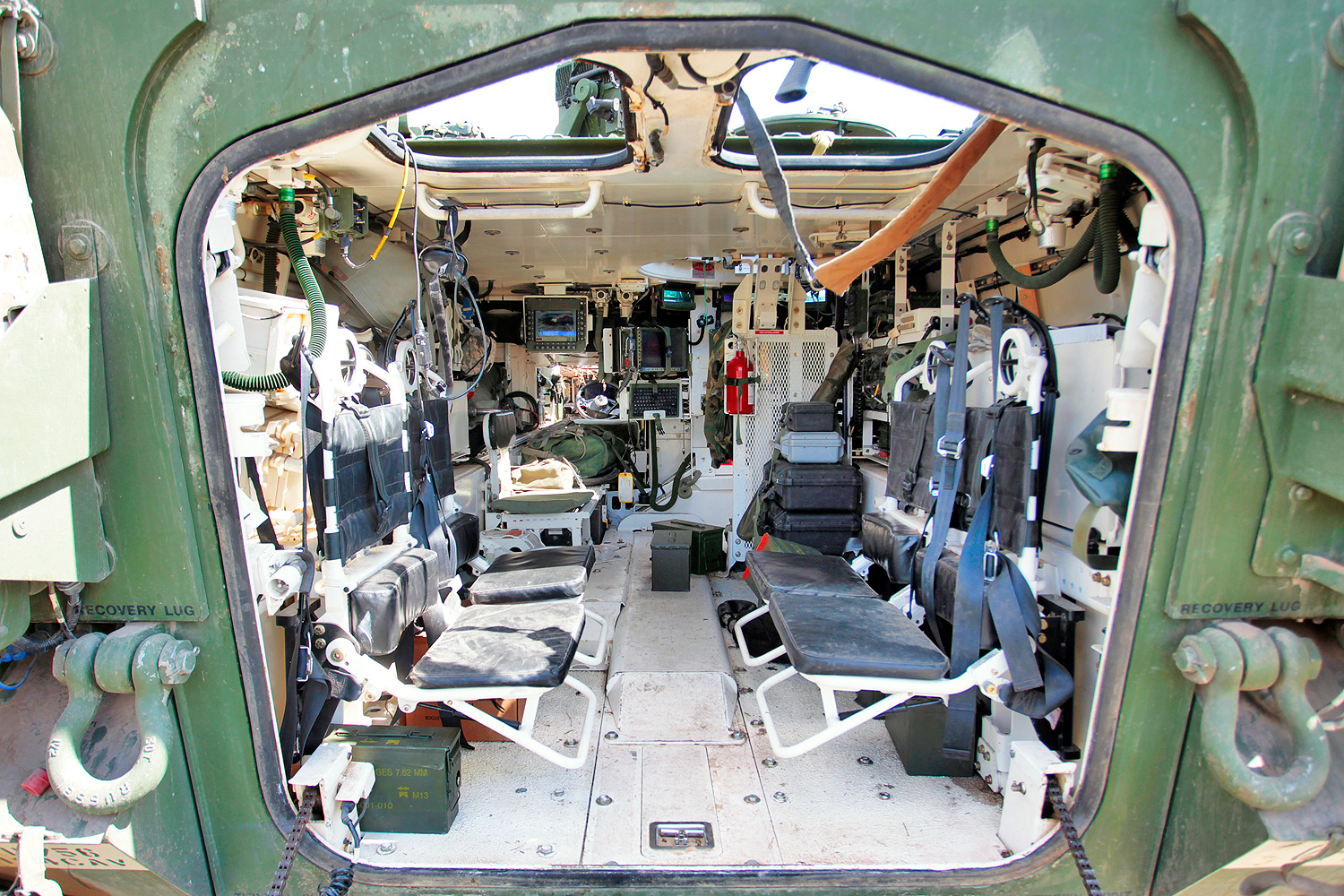 btr装甲车内部图片