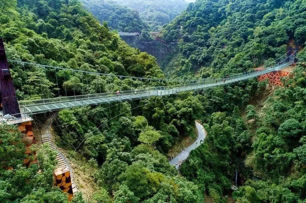 体验清远古龙峡玻璃大峡谷,云天波霸,约起!