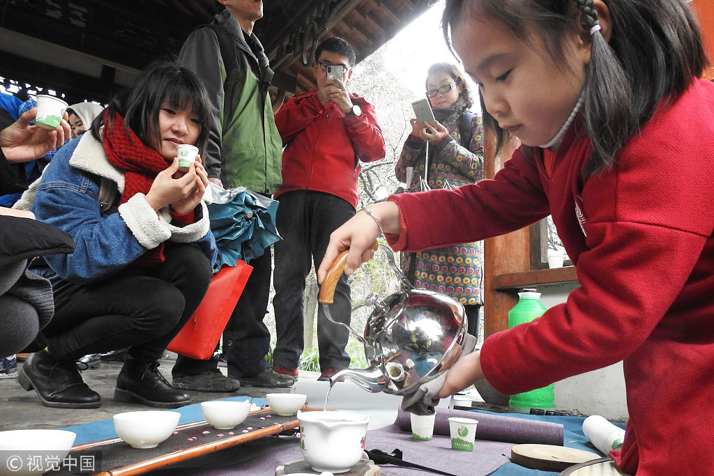 杭州举办梅园野茶会 茶艺爱好者同场交流