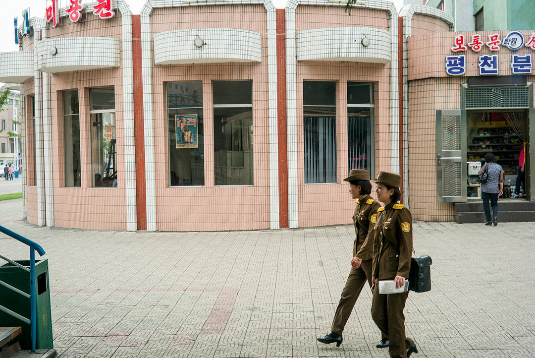 朝鲜街景实拍,直击朝鲜民众生活百态!