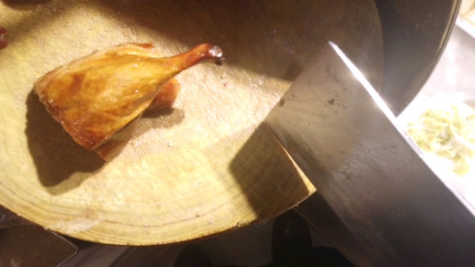 第一视角：这样两份40块的烤鸭腿，你想吃吗？