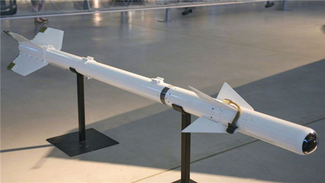 中国空空导弹技术发展,渔民功劳最大,美国前面扔他们就在后面捡