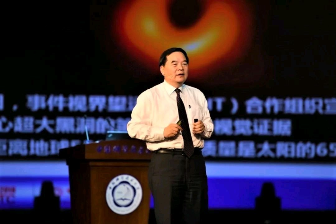 新生开学第一课,看包校长都讲了啥?