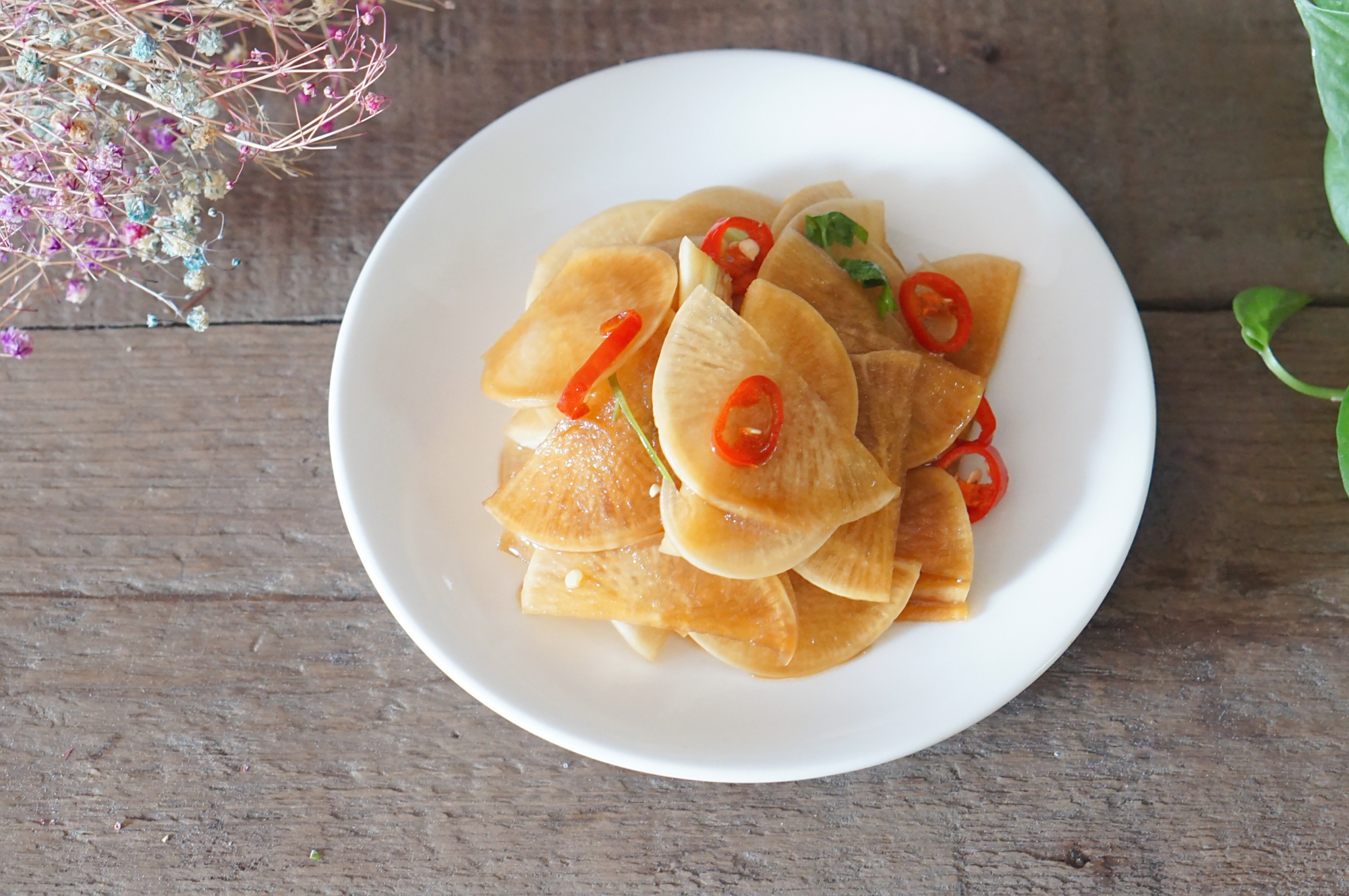 老妈20年的秘制腌萝卜配方,萝卜酸辣爽口,清脆开胃,百吃不腻