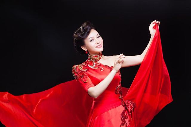 "侗族女神"杨春念,歌声唱响40年