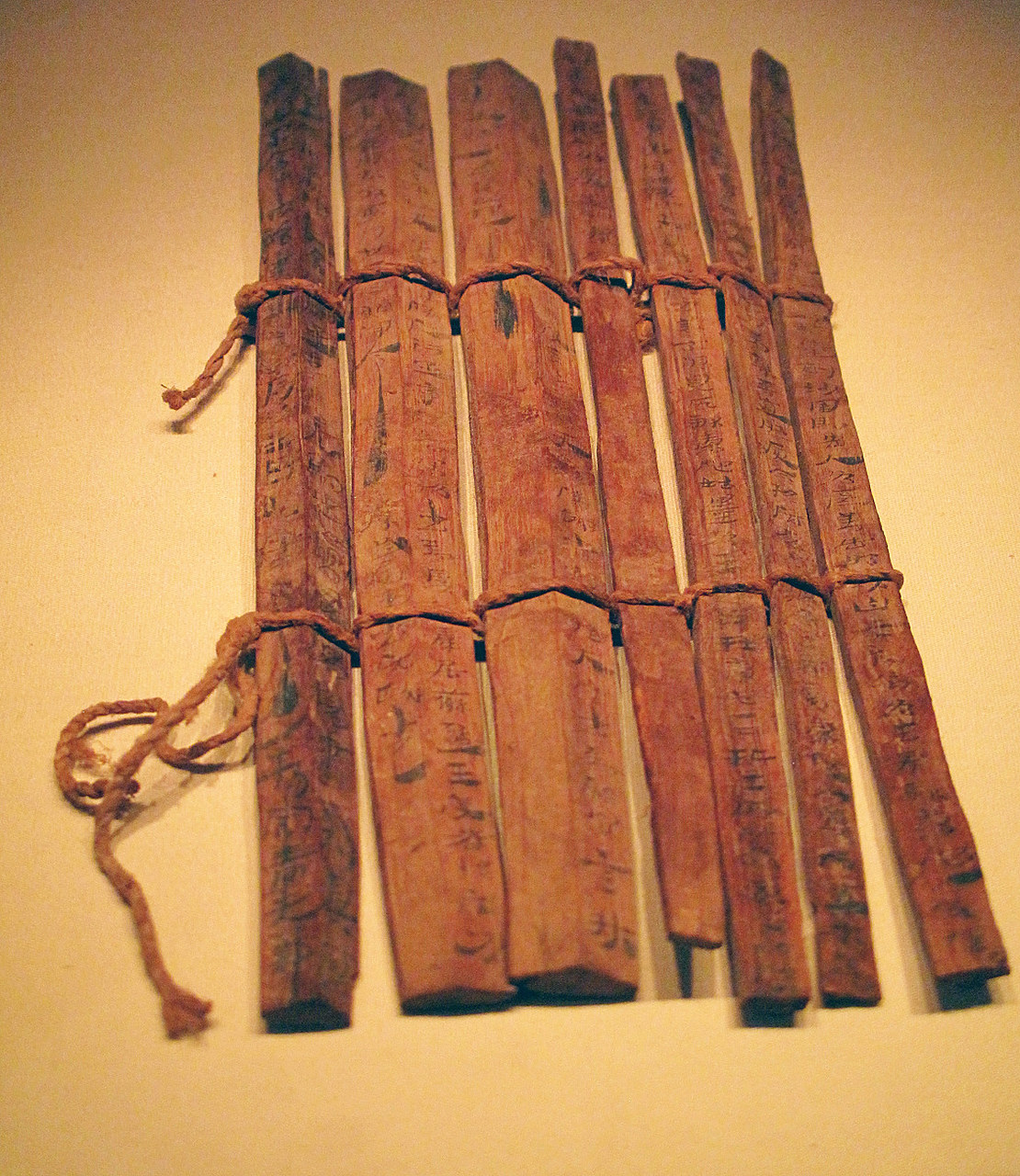 战国木牍文化生态园:以战国墓葬群遗址,青川县博物馆,感恩奋进墙以及