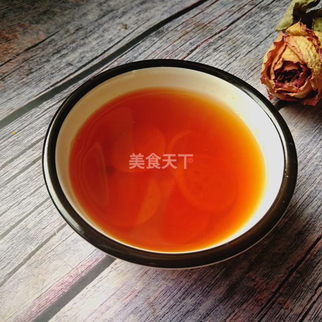 金桔红茶,茶色漂亮,桔香怡人,口感香甜