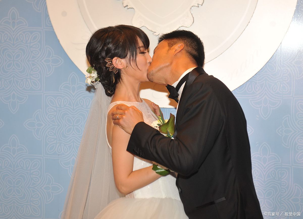 吴京与谢楠:相知相爱,携手共度风雨