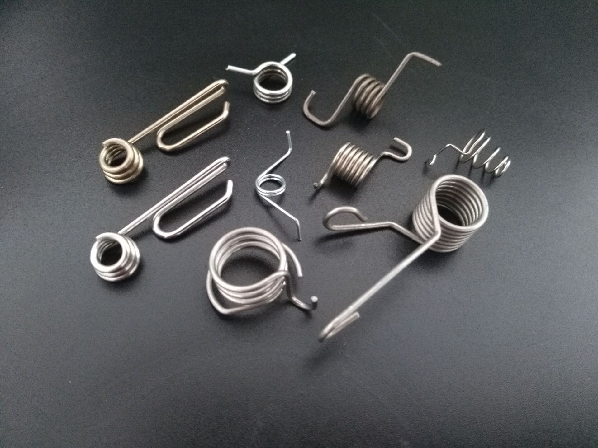 扭力弹簧应该如何避免没必要的问题