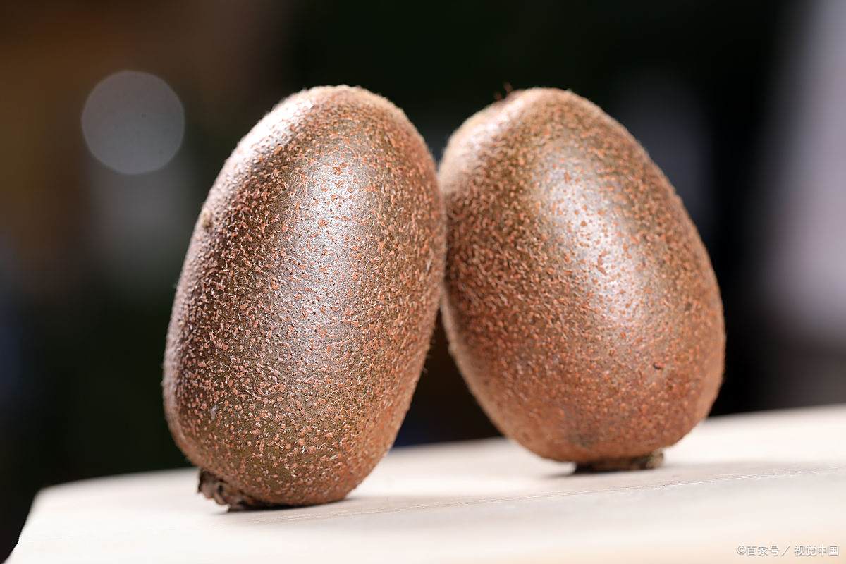 猕猴桃,被誉为"水果之王",其鲜艳的色彩和独特的口感赢得了全球的