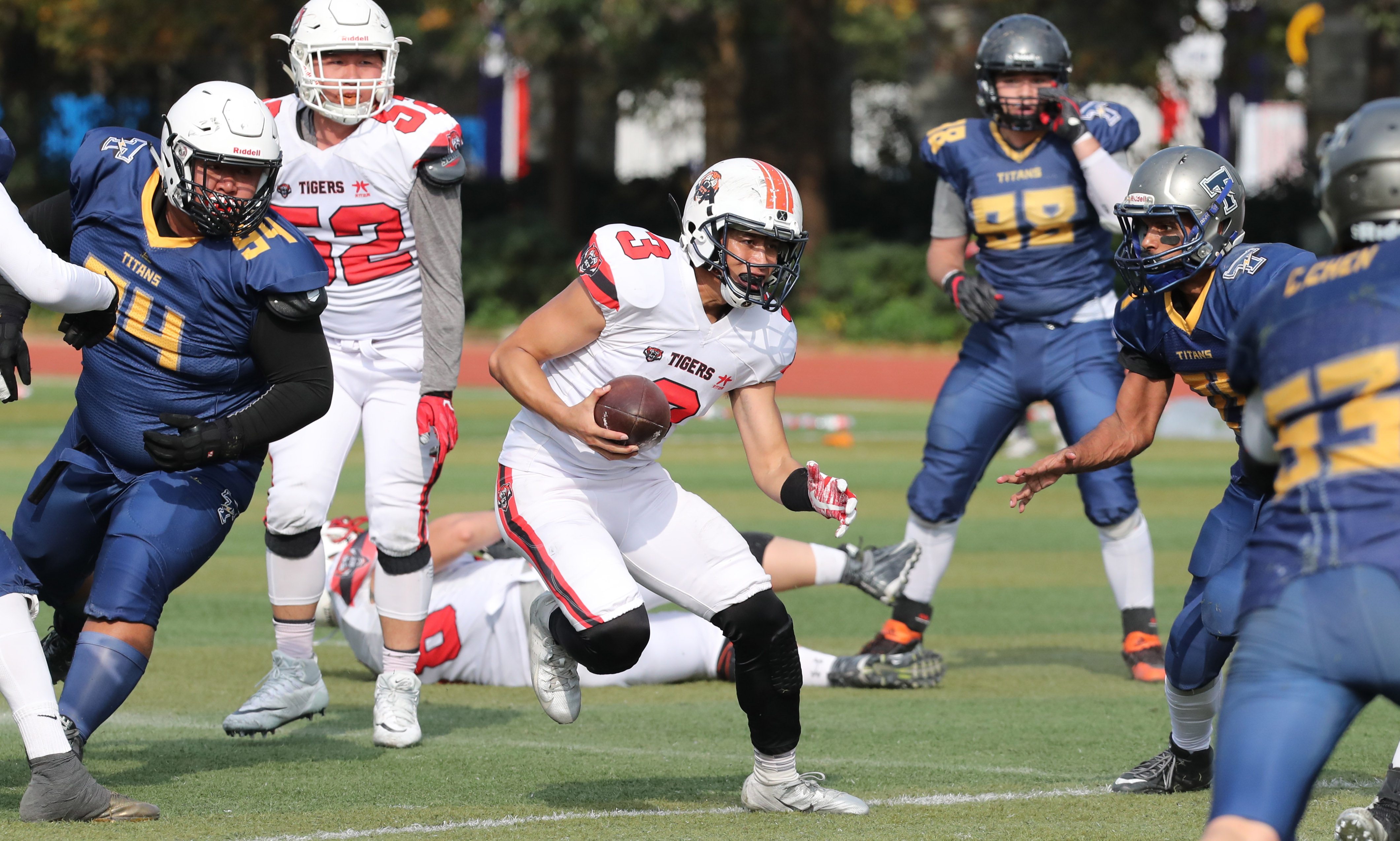 橄榄球——中国美式橄榄球联盟联赛:上海泰坦胜佛山兕虎