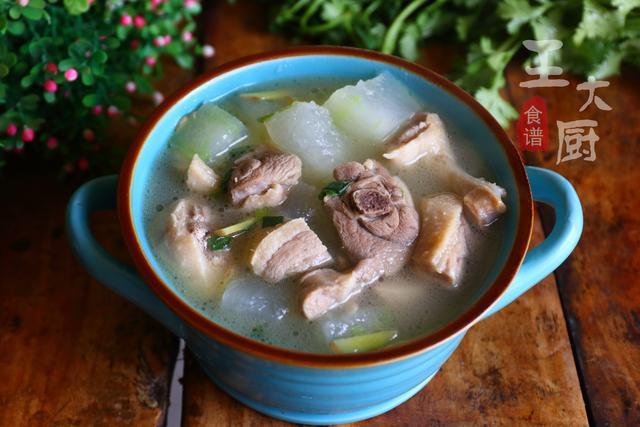 夏季必备的鸭腿冬瓜汤,汤鲜味美,清热泻火,美味又营养